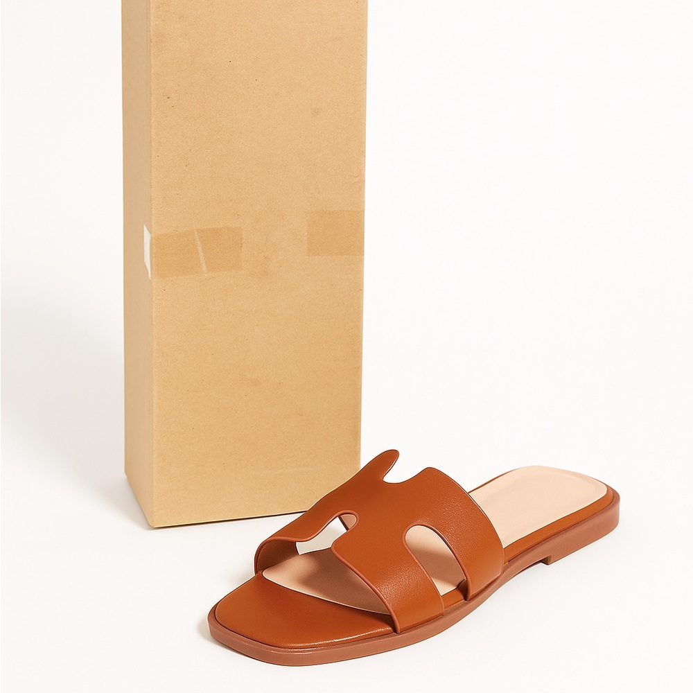 Chic Tan Women's Slide Sandals